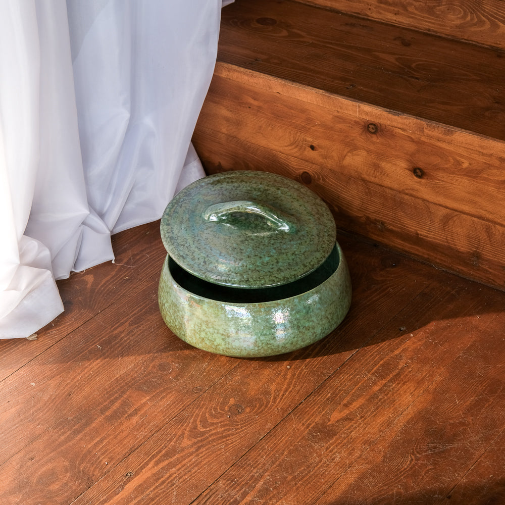 Medium bram with lid