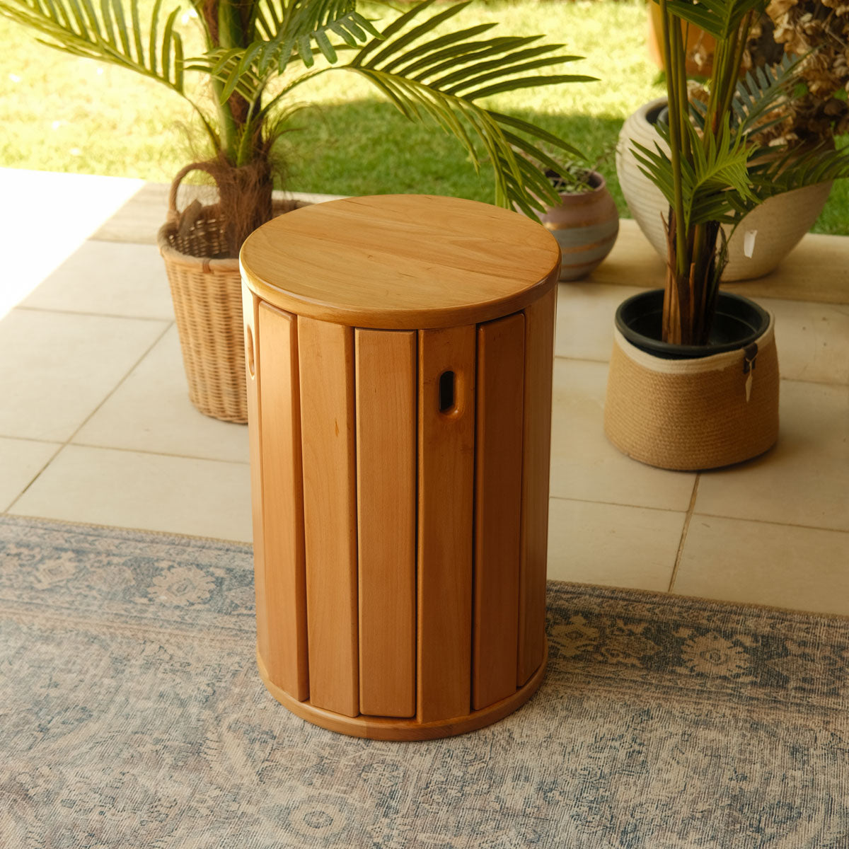 Sand griffy table set