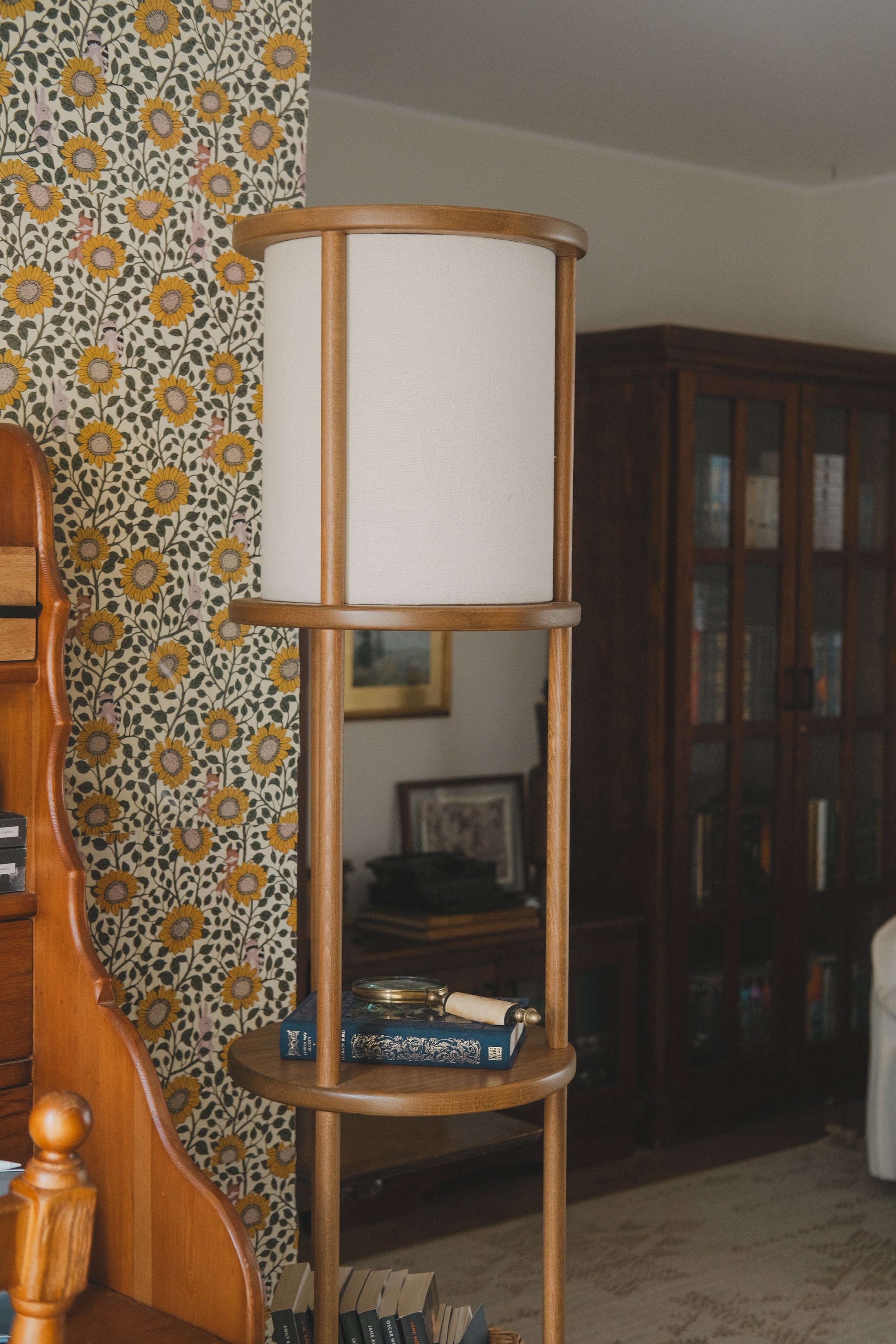 Lumiére shelved lamp