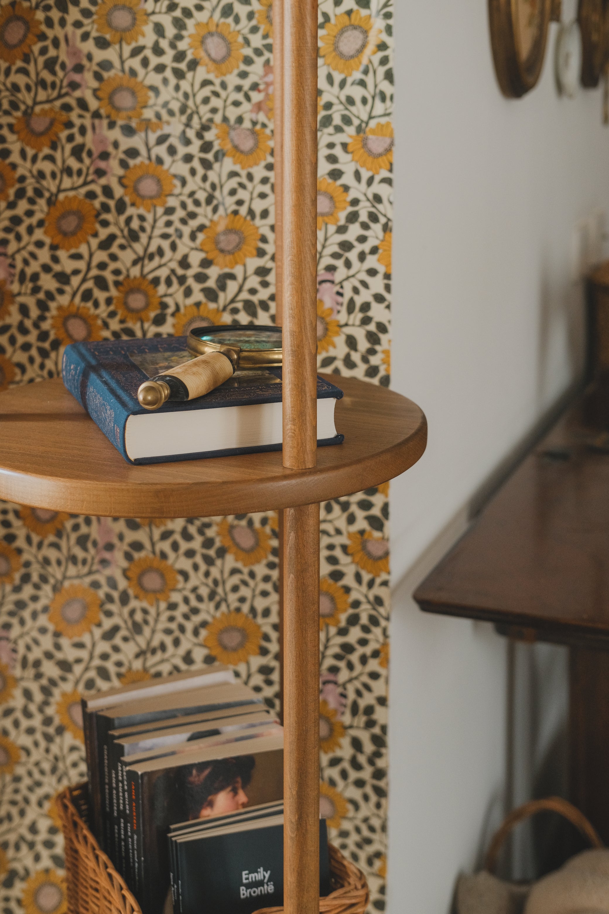 Lumiére shelved lamp