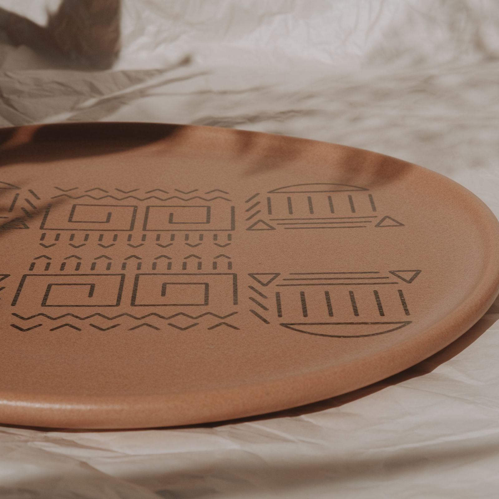 Temple round serving dish