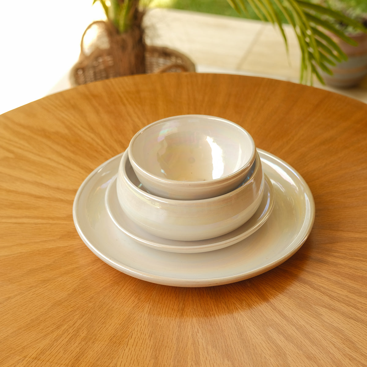 Round dinner set