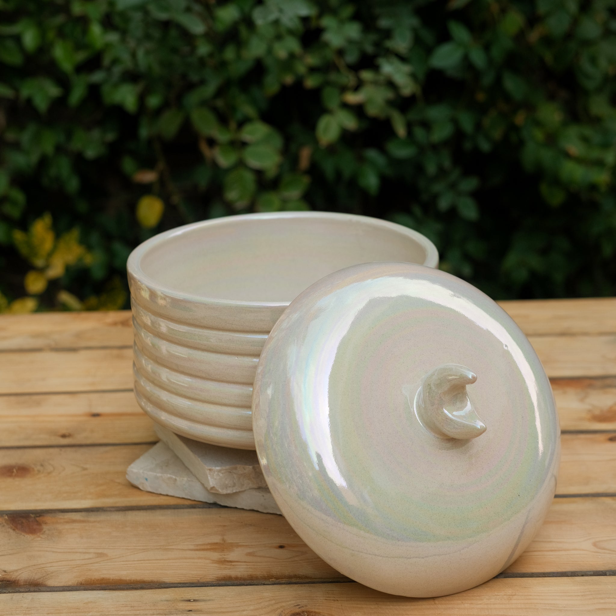 CRESCENT DOME POT