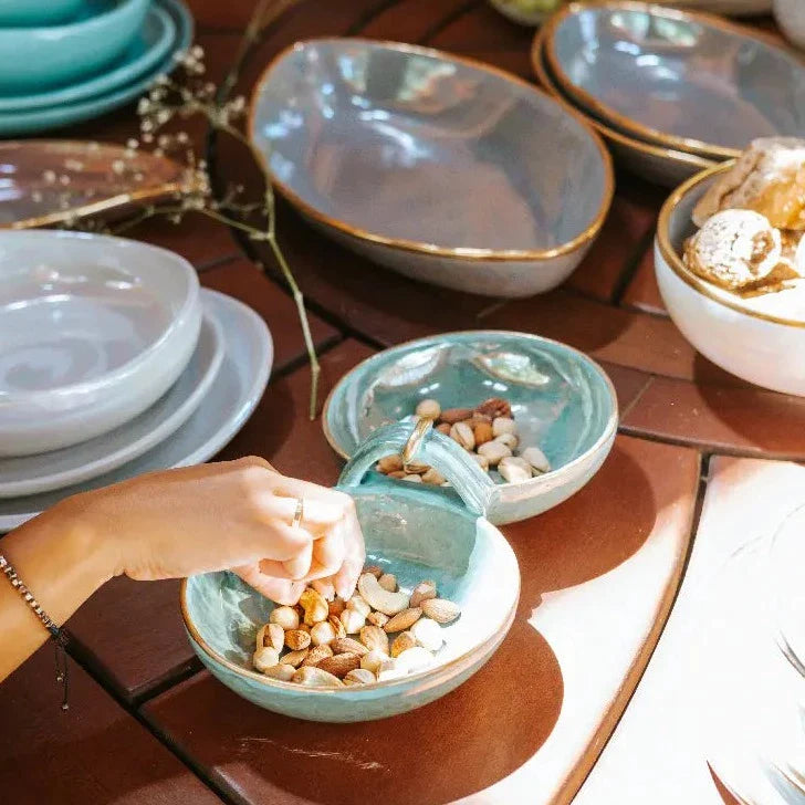 Handle double dip platter