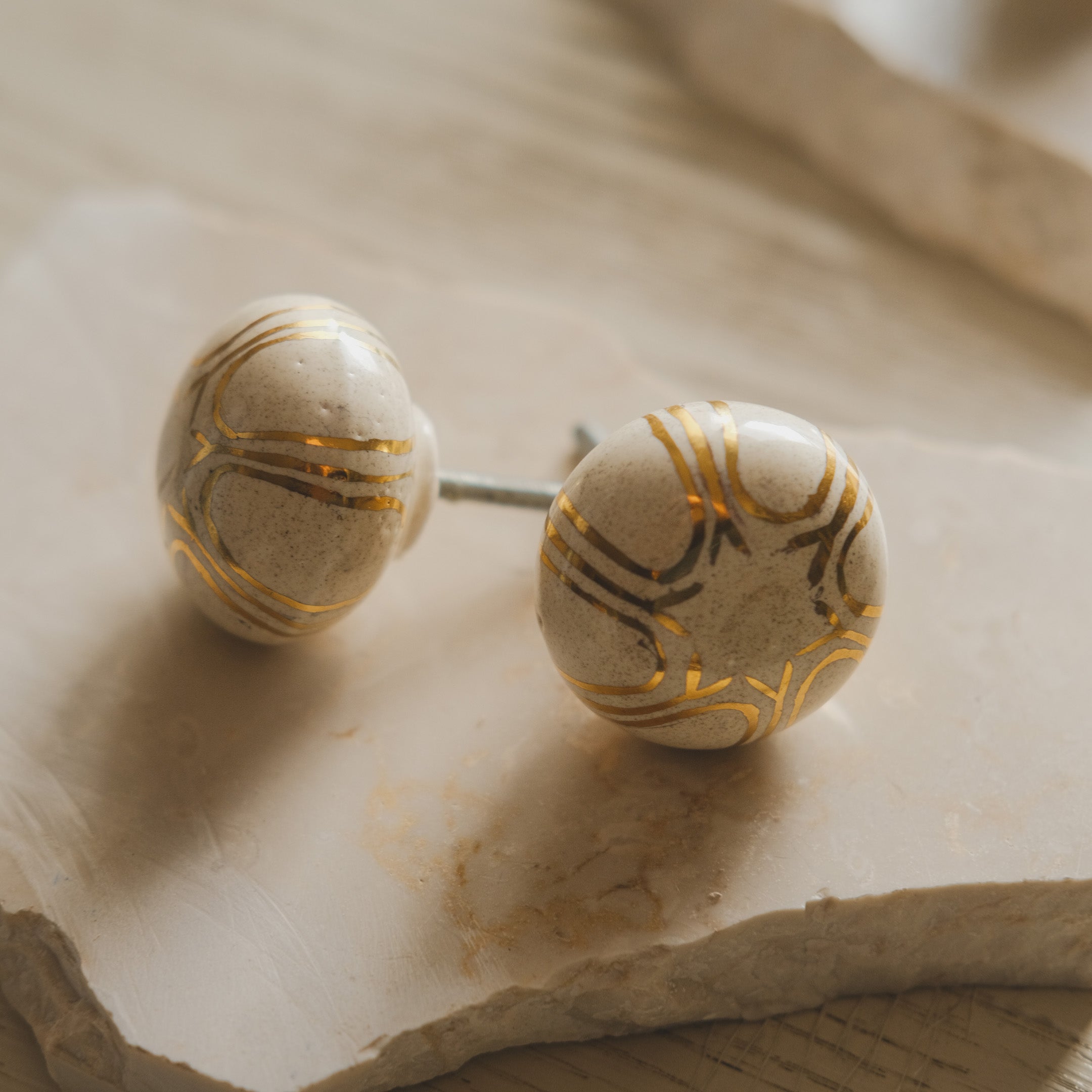 Round Ceramic Knobs Set- Gold Temple