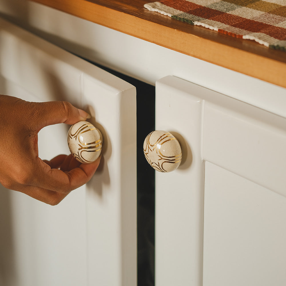 Round Ceramic Knobs Set- Gold Temple