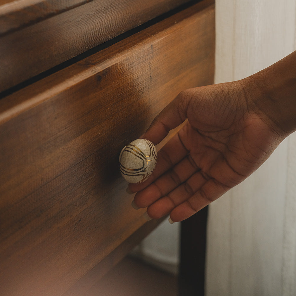 Round Ceramic Knobs Set- Gold Temple